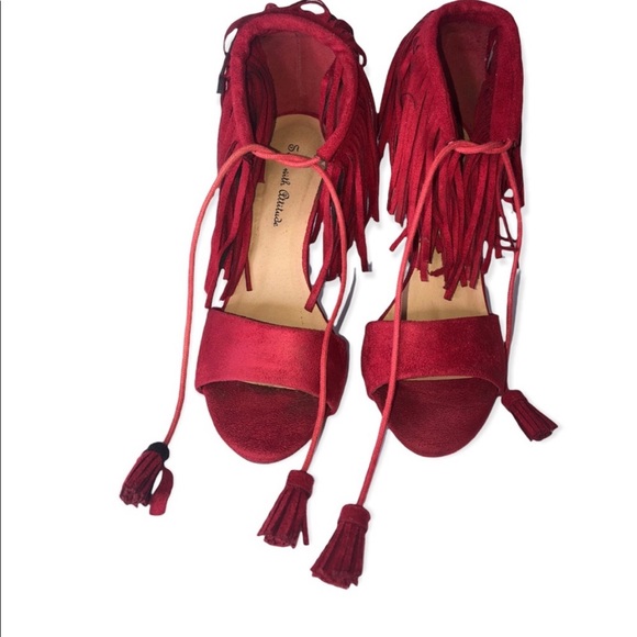 Red heels - Picture 2 of 4